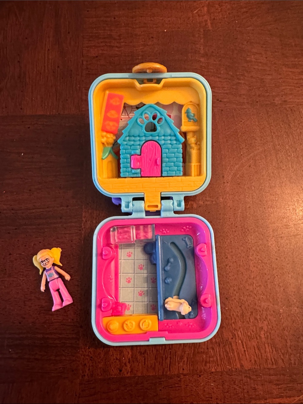 Polly Pocket Pet Center Compact Removable Doghouse Micro Polly Pocket Doll